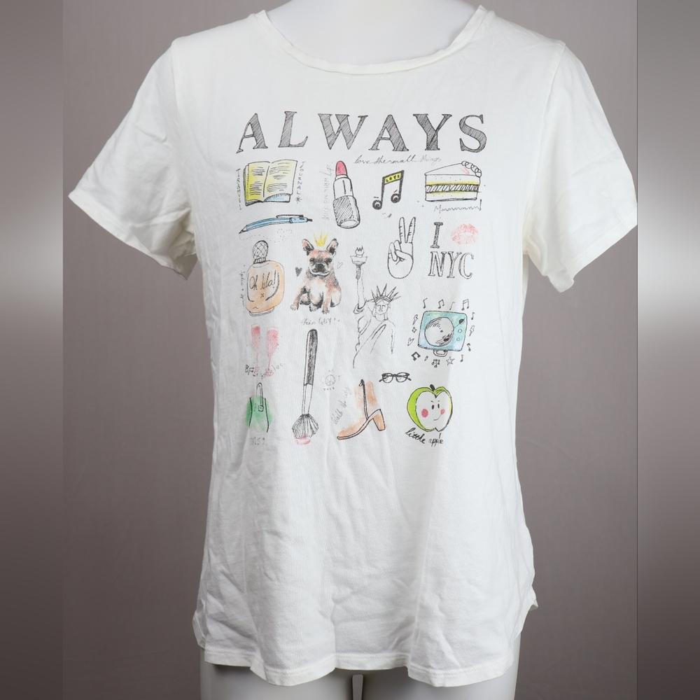 🔖 Women's White Graphic Tee - NWOT
